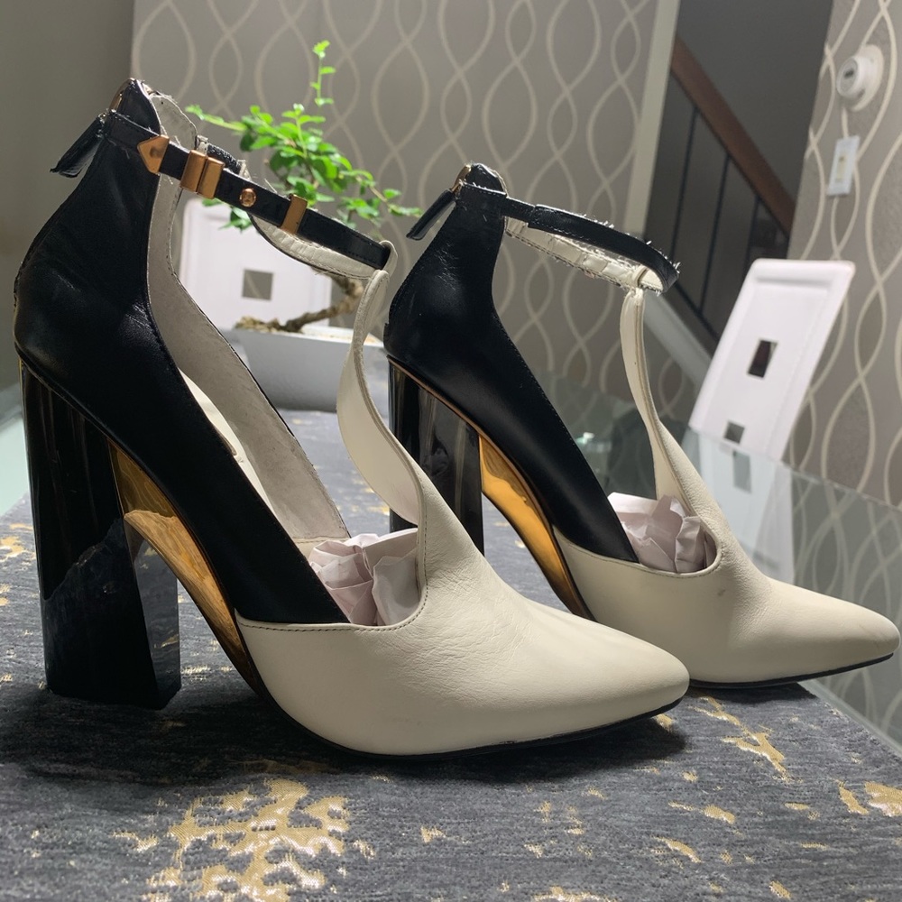 BCBGMaxazria heels